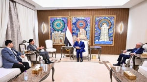 اليمن: الرئيس العليمي يحث لجنة التحقيق على توسيع التحقيق في السجون غير الشرعية