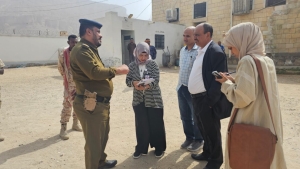 اليمن: لجنة تحقيق حكومية تعاين السجن المركزي في سيئون ومرافق عسكرية بحضرموت