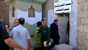 اليمن: لجنة تحقيق حكومية تزور سجنًا في مأرب يضم 231 محتجزًا