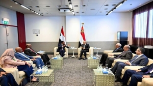 ميونخ: العليمي يربط الصراع السوداني بنموذج "المليشيات" في بلاده