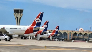 اليمن: وزير النقل يشكل لجنة لمراجعة أسعار تذاكر الطيران في ظل انتقادات لارتفاعها