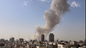 تحديثات مباشرة: ترامب يعلن عن “عمليات قتالية كبرى” في إيران