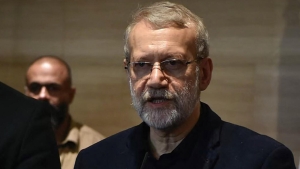 طهران: لاريجاني يؤكد أن إيران مستعدة لحرب طويلة وستدافع عن نفسها "أيا تكن الأثمان"