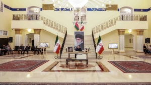 تحليل: سياسة عُمان المتقلبة تجاه إيران قد تقودها إلى عزلة داخل الخليج