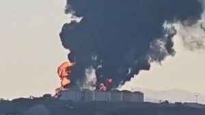 مسقط: التلفزيون العماني يتحدث عن مسيرات استهدفت منشآت للنفط بميناء صلالة