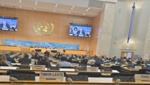 جنيف: الحكومة اليمنية تحذر من تهديدات الحوثيين للسلم الإقليمي وتدين استهداف البنية التحتية في الخليج