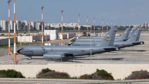 طهران: لا كهرباء في مناطق بايران.. وإسرائيل تخلي مطار بن غوريون