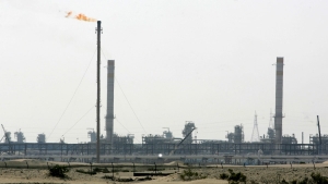 أبوظبي: وفاة مصري وإصابة 4 آخرين جراء حريقين في منشآت حبشان للغاز