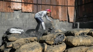 تقرير: كيف تدفع حرب ترامب مع ايران العالم للعودة للفحم؟