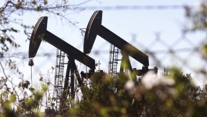 اقتصاد: أسعار النفط بنحو 1% وسط تهديد ترامب بضرب محطات الطاقة الإيرانية