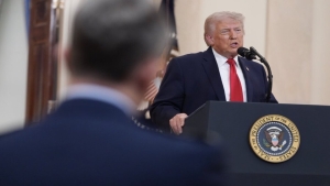 تحليل: من وابلٍ من النيران إلى وقف إطلاق النار..كيف غيّر دونالد ترامب مساره بشأن الحرب على إيران؟