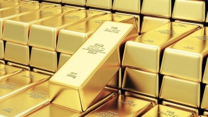 اقتصاد: الذهب يتجه نحو خسارة أسبوعية مع تزايد مخاوف التضخم بسبب صعود النفط