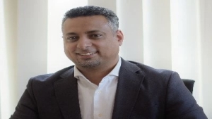 اليمن: رئيس الوزراء يوجّه بتعقّب قتلة مسؤول في الصندوق الاجتماعي للتنمية في عدن