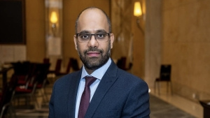 اليمن: وزير الاتصالات يتعهد بمعالجة ضعف الشبكات في المحافظات ضمن نفوذ الحكومة