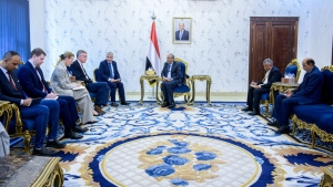 اليمن: الصبيحي يبحث مع وفد عسكري أممي أمن الملاحة ويتهم إيران بتهديد الممرات البحرية