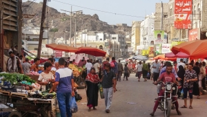 اقتصاد: توتر الإقليم يخنق اليمن.. شلل الإمدادات يقترب