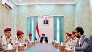 اليمن: العليمي باوزير يشدد على إبعاد الجيش عن الحسابات السياسية ويشيد بالدعم السعودي