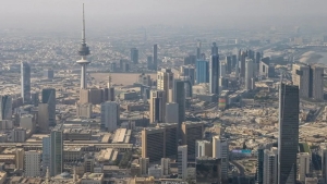 الكويت: الدفاعات الجوية تصدت لهجمات صاروخية وطائرات مسيرة