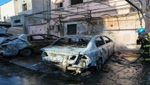 المنامة: إصابة طفلة واحتراق مركبات وتضرر منازل جراء هجمات إيرانية