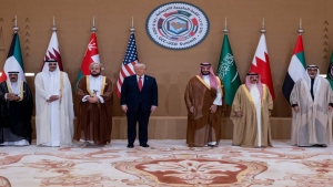 تقرير: دول الخليج ـ عبء المواجهة وخيبة التفاهم الأمريكي‑الإيراني