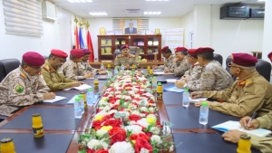 اليمن: وزير الدفاع يشدد على الشفافية في الابتعاث العسكري ومواجهة التجاوزات