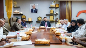 اليمن: سلطات عدن تقر حزمة مشاريع لترميم الطرق وإنشاء محطات لتحلية المياه