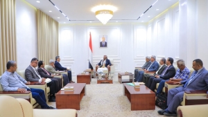 اليمن: العرادة يشدد على حماية آثار مأرب المدرجة دولياً وتنشيط السياحة لدعم الاقتصاد