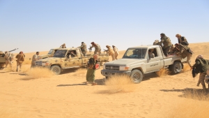 اليمن: مسؤولان يقولان إن القوات اليمنية تقصف مواقع للحوثيين في مأرب والجوف