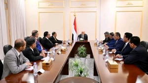 اليمن: العليمي يؤكد دور الإعلام في قلب المعركة ضد الحوثيين