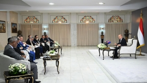اليمن: العليمي يقول إن فرصة أخيرة ما تزال متاحة للحوثيين لإلقاء السلاح والانخراط في الحياة السياسية