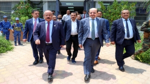 اليمن: الزنداني يوجه برفع جاهزية قطاع النقل لمواجهة الاستهداف الحوثي للموانئ