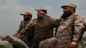 اليمن: قائد المنطقة العسكرية الرابعة يتفقد جبهات تعز ويشدد على رفع الجاهزية