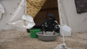 اليمن: اجتماع حكومي يبحث تدهور أوضاع النساء النازحات وتأثير التصعيد على المخيمات