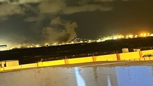 اليمن: الحكومة تتهم الحوثيين باستهداف مطار عدن وتعريض المدنيين للخطر