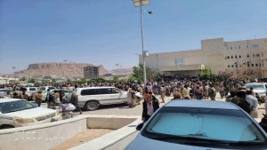 اليمن: مقتل أكثر من 53 مجندًا وإصابة 200 آخرين في قصف حوثي استهدف مركزًا تدريبيًا في شبوة